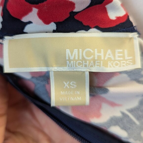 Michael Kors Size XS Black/Red/White Floral Cold Shoulder Blouse With Neck Tie - Picture 8 of 16